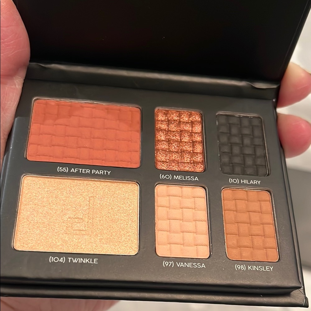 DOUCCC Orange and Gold Eyeshadow and Blush Palette